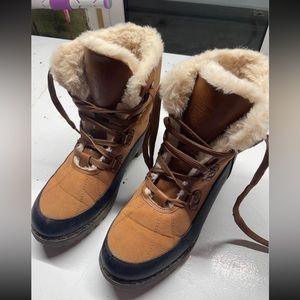 Woman’s size 10 winter boots